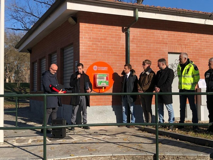 Torino cardioprotetta: al parco Carrara installato un nuovo defibrillatore Torino cardioprotetta: al parco Carrara installato un nuovo defibrillatore