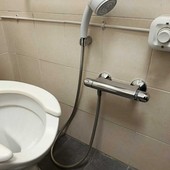 Molinette, cambia il doccino nel bagno disabili. "Rischi per chi ha lesioni al midollo"