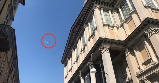 L'elicottero della polizia sorvola di continuo Torino: i motivi