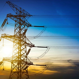 Sempre più aziende investono sulla transizione energetica, ma restano la minoranza