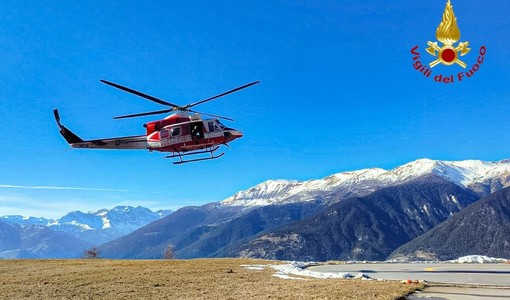Frossasco, perde il controllo del parapendio e resta appeso tra gli alberi