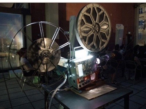 A luglio sulla terrazza di Eataly Torino è di nuovo tempo di Cinema in 35 millimetri A luglio sulla terrazza di Eataly Torino è di nuovo tempo di Cinema in 35 millimetri