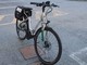 Pinerolo, consegnate le nuove bici elettriche agli agenti della Polizia locale (FOTO)