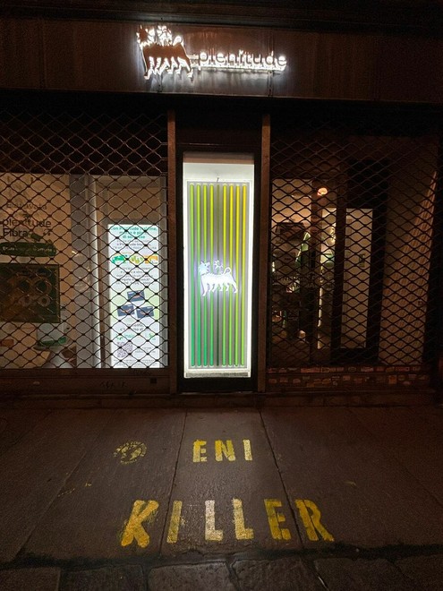 Protesta degli ambientalisti contro Eni