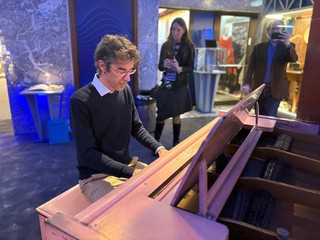 Emiliano Toso al pianoforte Emiliano Toso al pianoforte
