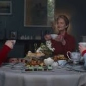 Un momento di "Father Mother Sister Brother"