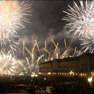 San Giovanni, 63mila persone in piazza Vittorio per i fuochi d'artificio