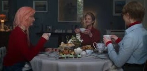 Un momento di "Father Mother Sister Brother"