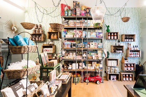 Riapre la &quot;Bottega Paideia&quot;, l'indirizzo dello shopping solidale