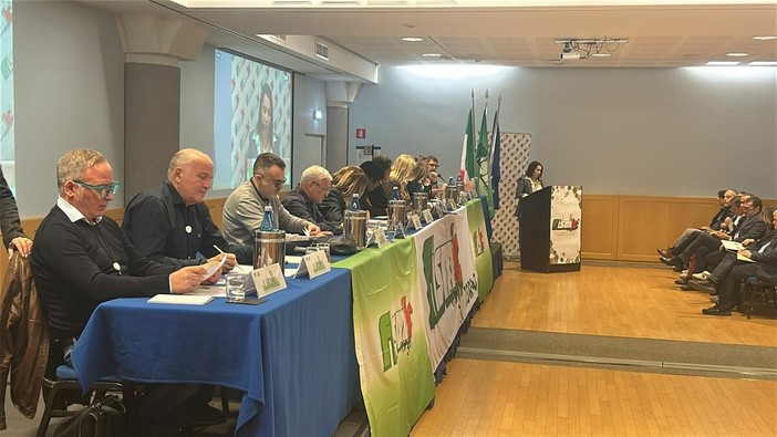 La crisi industriale serra le fila sindacali La crisi industriale serra le fila sindacali