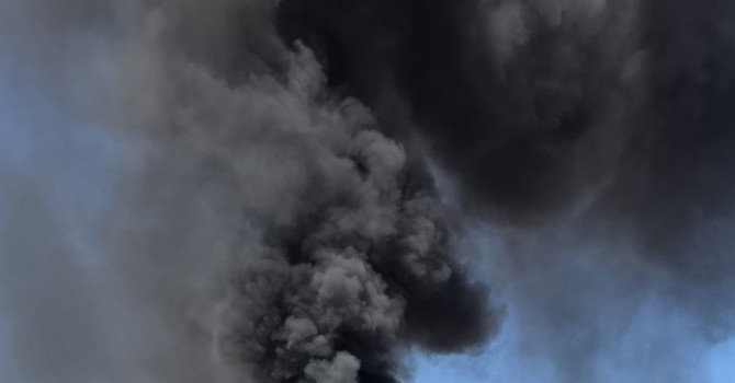 Rivalta di Torino, incendio nella zona industriale Pasta: vigili del fuoco in azione [VIDEO]