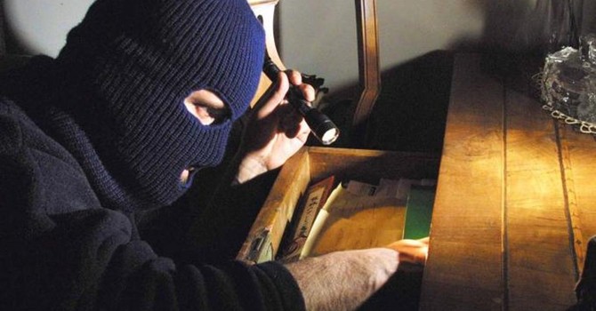 Torino si svuota per le ferie: i consigli della Polizia per blindare la casa dai furti Torino si svuota per le ferie: i consigli della Polizia per blindare la casa dai furti