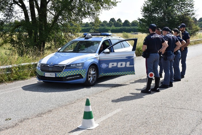 Corsi di guida sicura per agenti di Polizia Corsi di guida sicura per agenti di Polizia