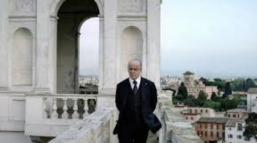 Toni Servillo in una scena del film Toni Servillo in una scena del film