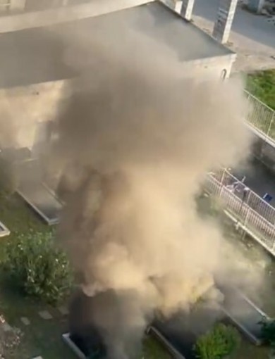 Va a fuoco un garage sotterraneo, momenti di paura in corso Giulio Cesare