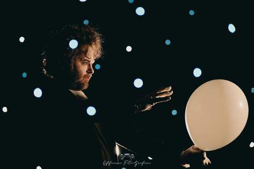 Il Fringe Festival chiude con un viaggio immersivo nello spazio e nel tempo Il Fringe Festival chiude con un viaggio immersivo nello spazio e nel tempo