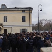 In centinaia per l'ultimo saluto a Davide Borgione In centinaia per l'ultimo saluto a Davide Borgione