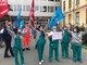 Coronavirus, flash mob di medici e infermieri: “Abbiamo i dispositivi contati, siamo stufi di elemosinare protezioni” [FOTO e VIDEO]