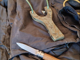 Il materiale sequestrato dalla polizia Il materiale sequestrato dalla polizia