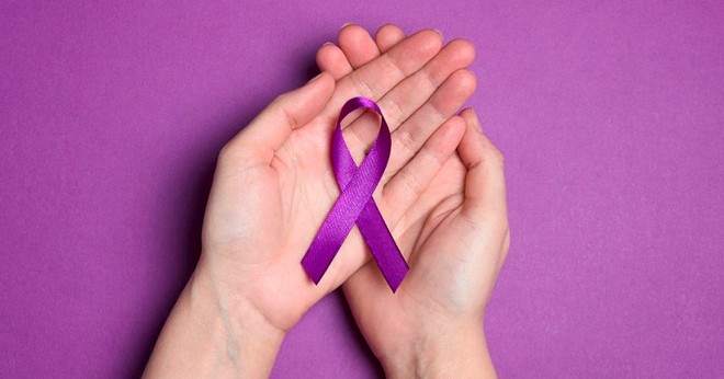 Davide Nicco nell’imminenza della Giornata del fiocchetto lilla