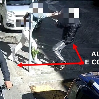 Strappano la collanina a una 73enne ma lei li rincorre e li fa arrestare [VIDEO]