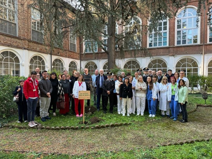 All'ospedale di Chieri, donato l'albero del Raggruppamento Carabinieri Biodiversità