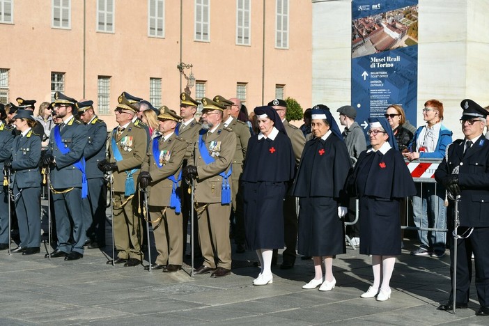Presente in Piazza Castello anche il Corpo Militare della Croce Rossa Italiana Presente in Piazza Castello anche il Corpo Militare della Croce Rossa Italiana