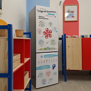 A Torino 2 nuovi frigoriferi con il cibo invenduto dei supermercati: "Raddoppiate le famiglie aiutate"