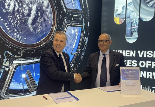 Il momento della firma Il momento della firma