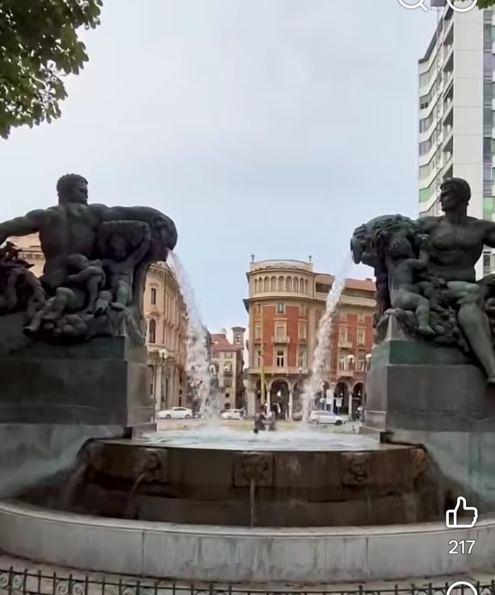 Torna a zampillare l'acqua nella fontana Angelica di piazza Solferino Torna a zampillare l'acqua nella fontana Angelica di piazza Solferino