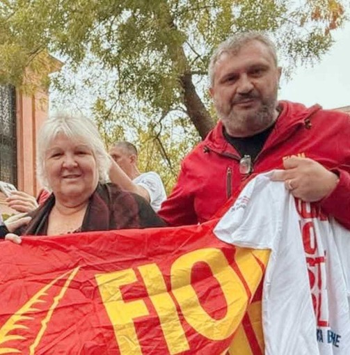 Ugo Bolognesi (Fiom Torino) con la figlia del Che, Aleida Guevara Ugo Bolognesi (Fiom Torino) con la figlia del Che, Aleida Guevara