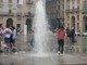 Caldo e afa a Torino, per i bagni nelle fontane pubbliche si rischia una multa fino a 150 euro