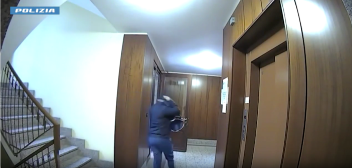 Una delle immagini riprese dalle telecamere di sicurezza Una delle immagini riprese dalle telecamere di sicurezza