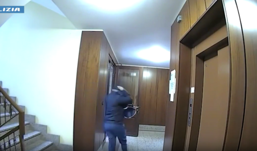 Una delle immagini riprese dalle telecamere di sicurezza Una delle immagini riprese dalle telecamere di sicurezza