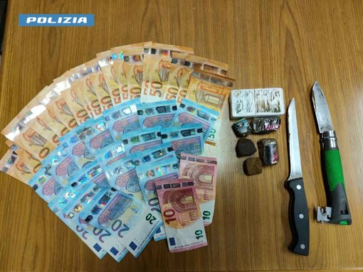 Droga e lame nascoste nella saracinesca: due arresti a Porta Palazzo