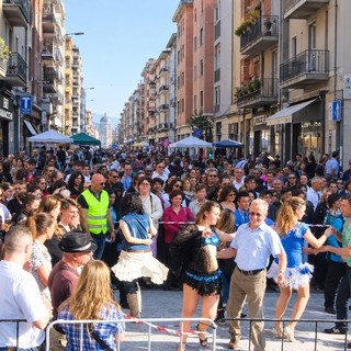 Torna la festa di via a Barriera di Milano Torna la festa di via a Barriera di Milano