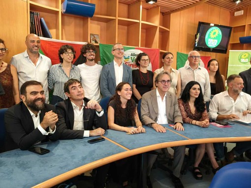 Angelo Bonelli e Nicola Fratoianni a Torino in vista delle elezioni del 2027 Angelo Bonelli e Nicola Fratoianni a Torino in vista delle elezioni del 2027