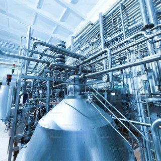 Addio al gas nelle fabbriche: come l'elettrificazione sta rivoluzionando l'industria italiana