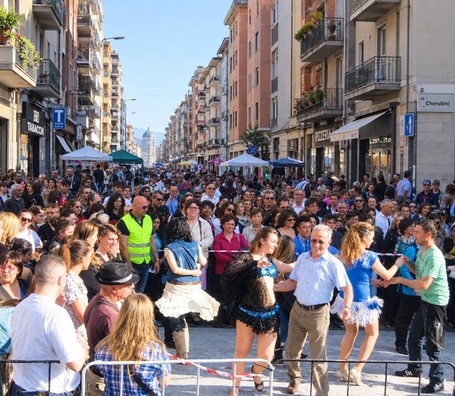 Torna la festa di via a Barriera di Milano Torna la festa di via a Barriera di Milano