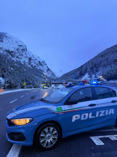 Volante della Polizia a Bardonecchia