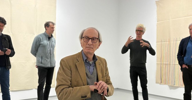 Giorgio Griffa alla sua mostra Giorgio Griffa alla sua mostra