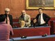Due urne per un solo defunto: la protesta contro il "caro cremazione" accende la Sala Rossa