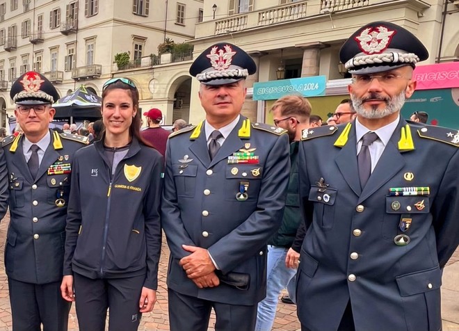 La Guardia di Finanza partecipa al Giro-E d’Italia: oggi alla tappa inaugurale partita da Torino