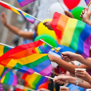 D'amore e di lotta. Il 15 giugno la sfilata arcobaleno del Torino Pride: superospite il cantante Michele Bravi