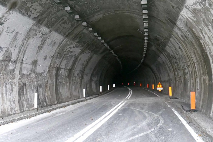 Torna a essere chiusa per lavori la galleria Monte Basso di Lanzo