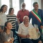 Per il pensionato di 89anni una pergamena ricordo e un piatto