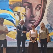 Piazza Valdo Fusi: tre nuove opere trasformano il parcheggio in galleria d'arte Piazza Valdo Fusi: tre nuove opere trasformano il parcheggio in galleria d'arte