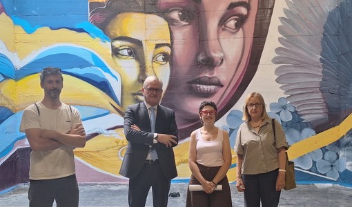 Piazza Valdo Fusi: tre nuove opere trasformano il parcheggio in galleria d'arte