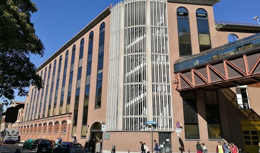 Strisce blu davanti al Gradenigo, la Circoscrizione 7 boccia la mozione Strisce blu davanti al Gradenigo, la Circoscrizione 7 boccia la mozione