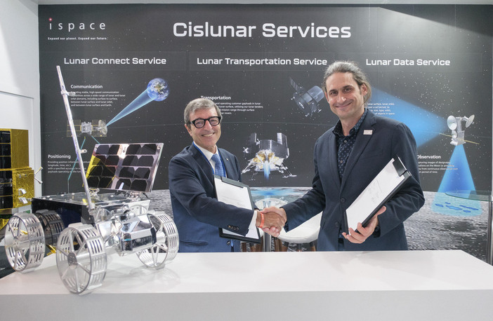 Collaborazione internazionale per l'esplorazione della Luna